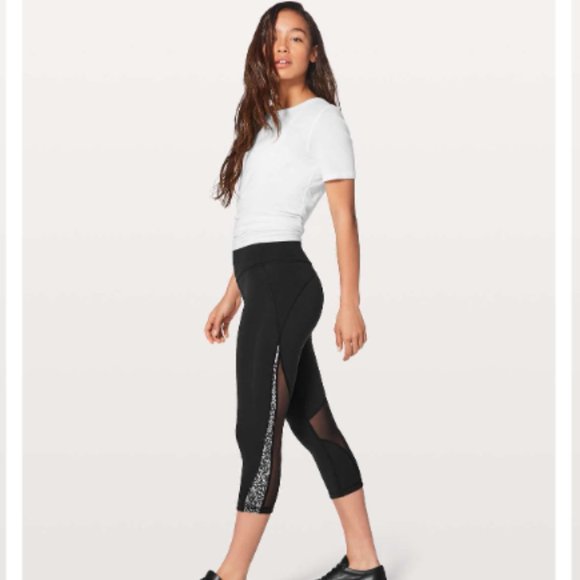 Lululemon Mix & Mesh Athletic Crop Leggings Chirasu Black Size 4 Gym Workout - Picture 1 of 11